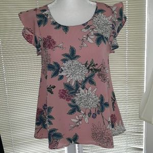 Pink floral flowy ruffled shirt sleeved blouse